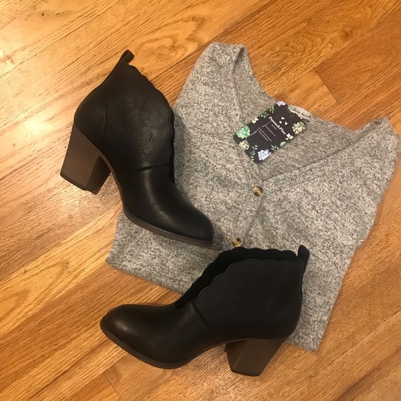 LAST RESTOCK Black V-Ankle Bootie - Picture 6 of 7